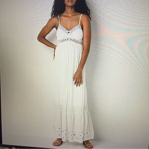 NWT Arizona Jean Co. White Boho Dress with Blue Embroidery Juniors Size XS